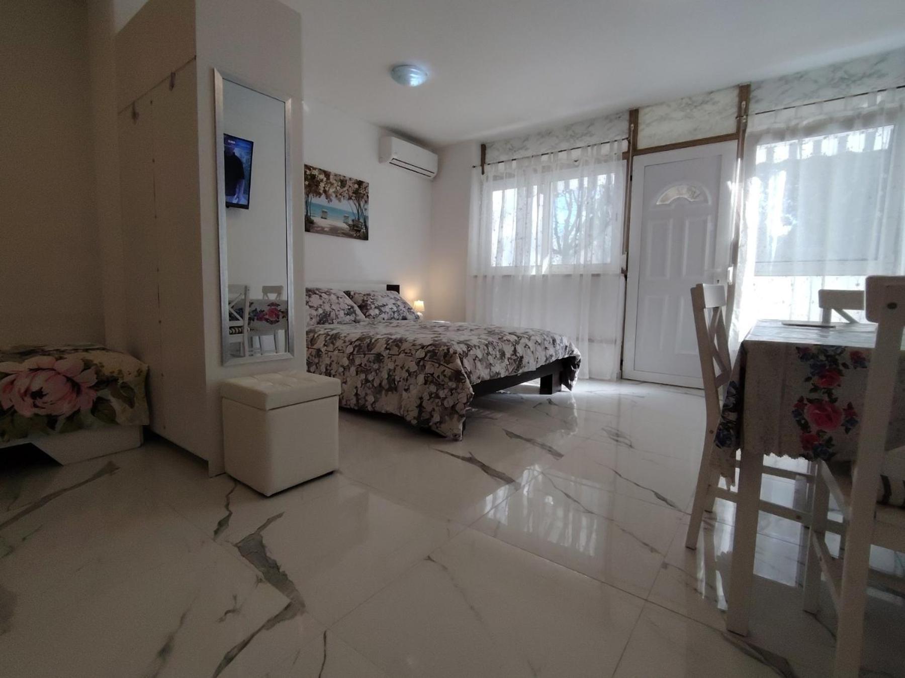 Studio-Apartman Ella Porec Luaran gambar